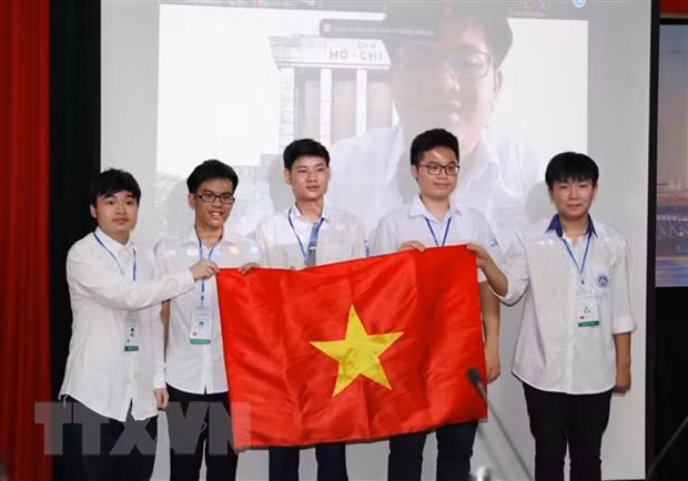 2021年国际物理学奥林匹克竞赛:越南学生夺得三金两银 ảnh 1 2021年国际物理学奥林匹克竞赛:越南学生夺得三金两银 ảnh 1