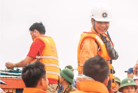 越南一名搜救员荣获国际海事组织的海上特别勇敢奖 ảnh 1 越南一名搜救员荣获国际海事组织的海上特别勇敢奖 ảnh 1