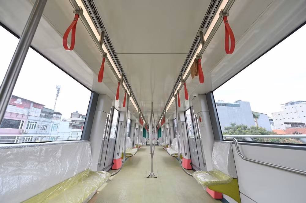 河内轻轨呠站至河内火车站轻轨列车７月１日试跑 ảnh 2