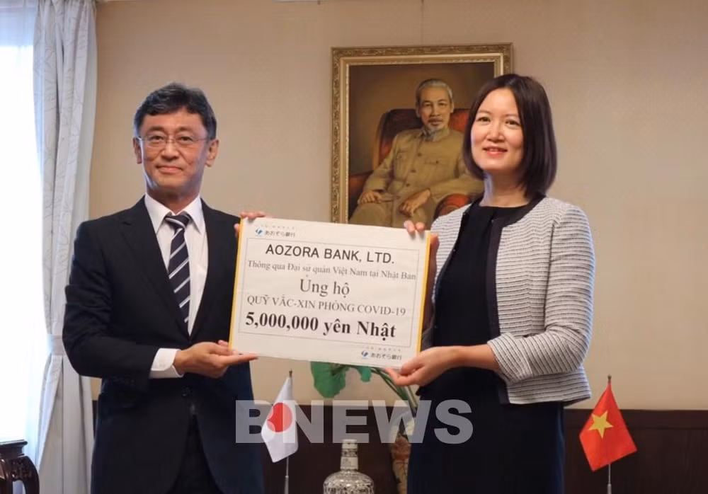 日本青空银行为越南疫情基金捐款500万日元 ảnh 1 日本青空银行为越南疫情基金捐款500万日元 ảnh 1