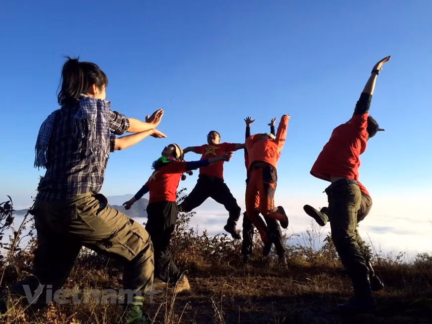 组图：在黄连山山顶上观赏日出美景 ảnh 10