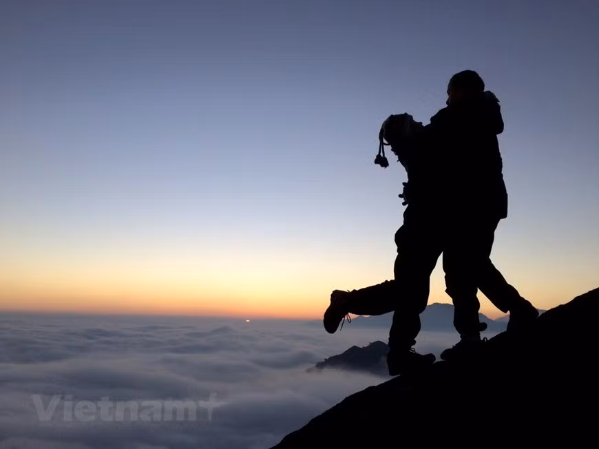 组图：在黄连山山顶上观赏日出美景 ảnh 6