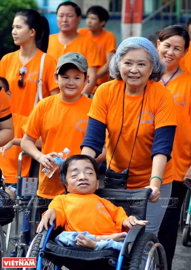 为越南橙毒剂受害人讨回公道 ảnh 2 为越南橙毒剂受害人讨回公道 ảnh 2