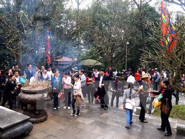 富寿省隆重举行雒龙君国祖忌日大典及缅怀瓯姬国母敬香仪式 ảnh 1 富寿省隆重举行雒龙君国祖忌日大典及缅怀瓯姬国母敬香仪式 ảnh 1