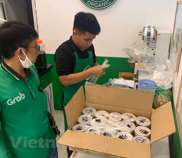 疫情中旅游从业人员为生活四处奔波 ảnh 4