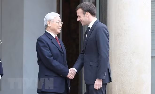 阮富仲法古两国之行:为深化越古和越法合作内涵注入新动力 ảnh 1 阮富仲法古两国之行:为深化越古和越法合作内涵注入新动力 ảnh 1