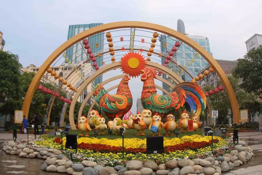 阮惠花街开街时间延长1天 ảnh 1