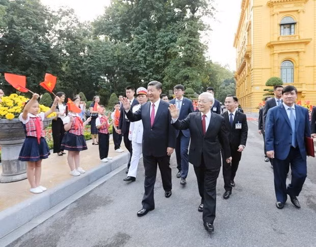 越中两国领导人互致贺电庆祝两国建交70周年 ảnh 1 越中两国领导人互致贺电庆祝两国建交70周年 ảnh 1