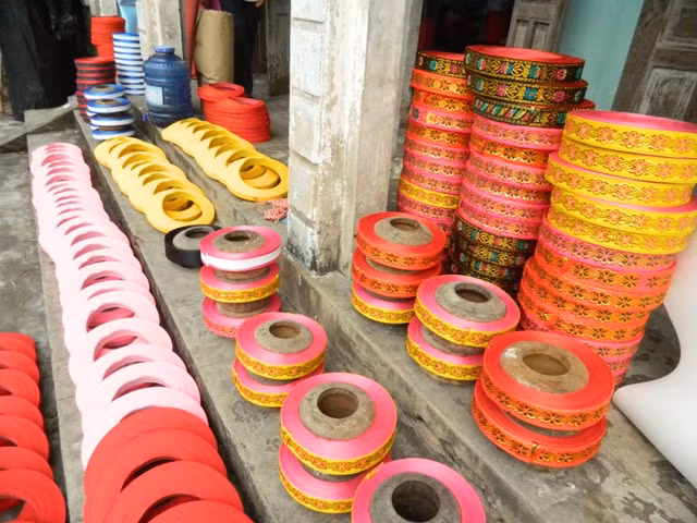 越南北部地区独一无二的头巾手工艺村正忙碌着生产 ảnh 1