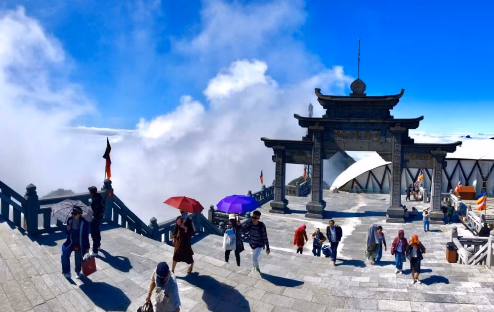 元旦假期全国各地著名旅游景点接待大量游客 ảnh 2 元旦假期全国各地著名旅游景点接待大量游客 ảnh 2