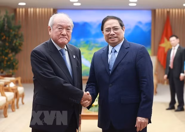 越南政府总理范明政会见日本财务大臣铃木俊一 ảnh 1 越南政府总理范明政会见日本财务大臣铃木俊一 ảnh 1