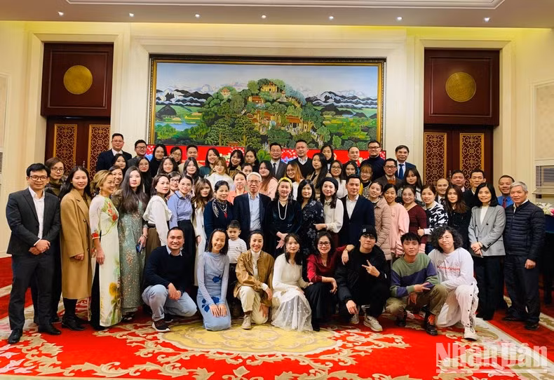 越南驻华大使馆举行越南人社群代表见面会 ảnh 1 越南驻华大使馆举行越南人社群代表见面会 ảnh 1