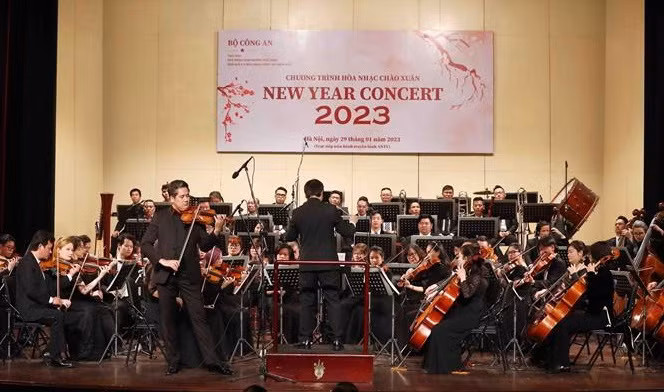 精彩纷呈的迎春音乐会在河内大剧院举行 ảnh 1