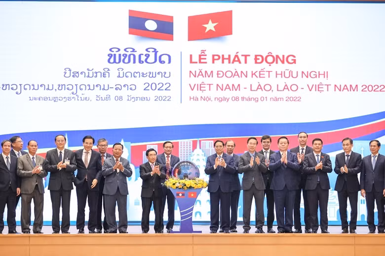 越南驻老挝大使阮伯雄:越南政府总理范明政访老之旅为越老关系注入巨大动力 ảnh 3