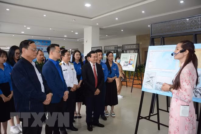 “青春与家乡海岛”展示宣传活动在岘港市举行 ảnh 1 “青春与家乡海岛”展示宣传活动在岘港市举行 ảnh 1
