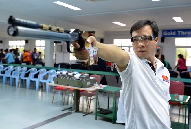 越南射击运动员黄春荣获得2015年射击世界杯德国站亚军 ảnh 1