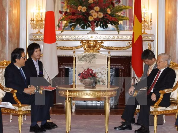 阮富仲总书记会见日本贸易振兴机构与民间外交推进协会领导人 ảnh 1 阮富仲总书记会见日本贸易振兴机构与民间外交推进协会领导人 ảnh 1