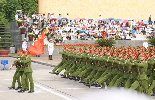 庆祝九·二国庆70周年的盛大阅兵和游行活动在巴亭广场举行 ảnh 5 庆祝九·二国庆70周年的盛大阅兵和游行活动在巴亭广场举行 ảnh 5