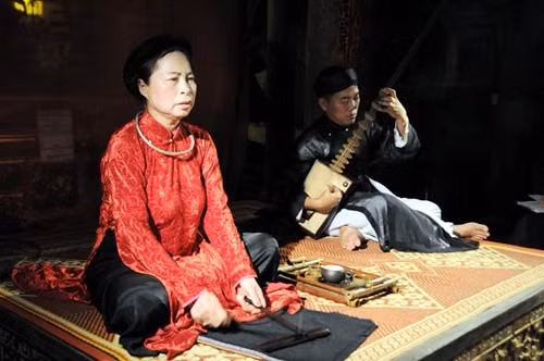 越南优秀艺术家黎氏白云:毕生致力于筹歌保护 ảnh 1 越南优秀艺术家黎氏白云:毕生致力于筹歌保护 ảnh 1