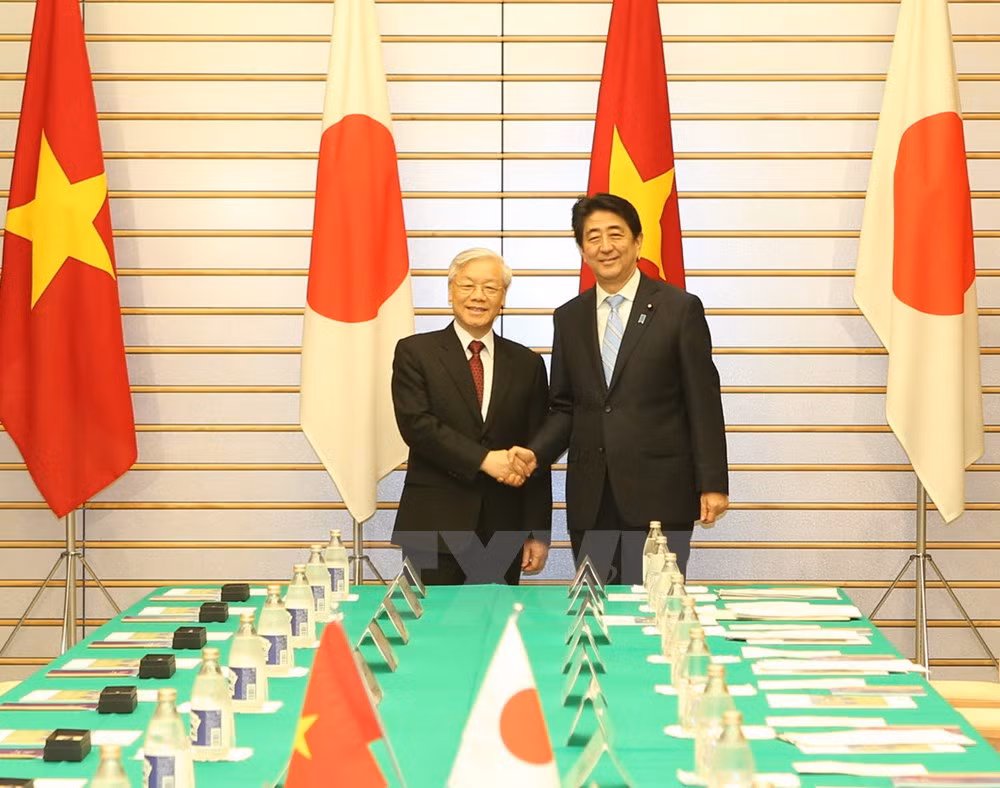 越共中央总书记阮富仲与日本首相安倍晋三举行会谈 ảnh 1 越共中央总书记阮富仲与日本首相安倍晋三举行会谈 ảnh 1