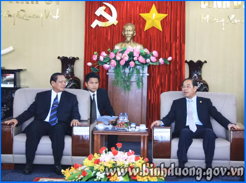 越南平阳省与老挝占巴塞省加强投资合作 ảnh 1 越南平阳省与老挝占巴塞省加强投资合作 ảnh 1