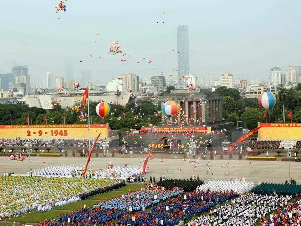 澳大利亚记者眼下多姿多彩、五彩缤纷的越南国庆纪念仪式 ảnh 1 澳大利亚记者眼下多姿多彩、五彩缤纷的越南国庆纪念仪式 ảnh 1