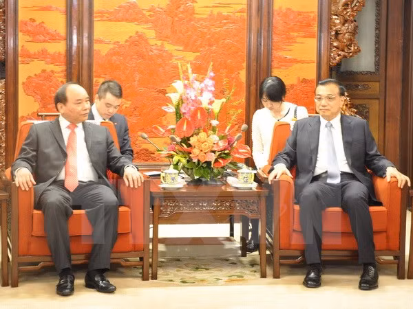越南政府副总理阮春福会见中国国务院总理李克强 ảnh 1 越南政府副总理阮春福会见中国国务院总理李克强 ảnh 1