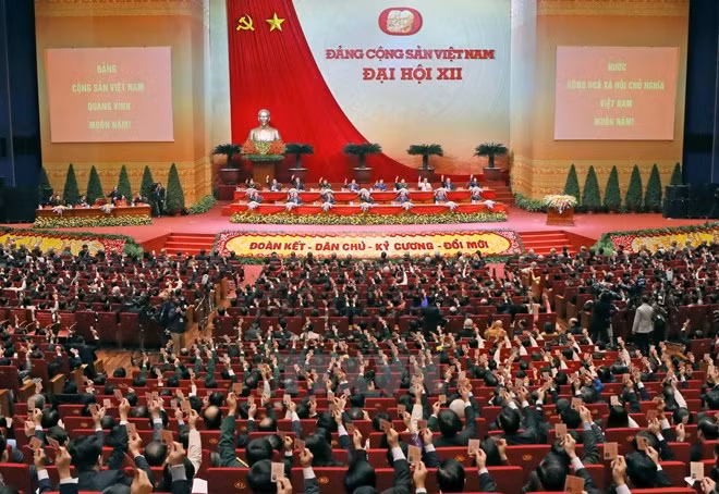 动员整个政治体系参与实施越共12大决议 ảnh 1 动员整个政治体系参与实施越共12大决议 ảnh 1