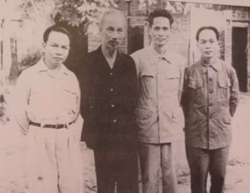 纪念范文同总理诞生110周年：范文同——知识分子出身的革命家 ảnh 1