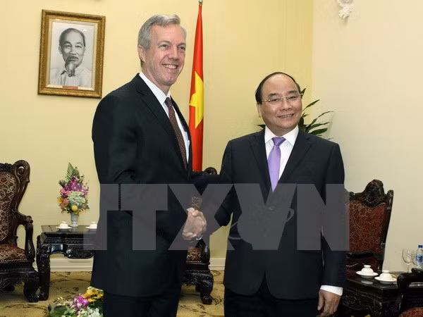 越南政府副总理阮春福会见美国和澳大利亚驻越大使 ảnh 1