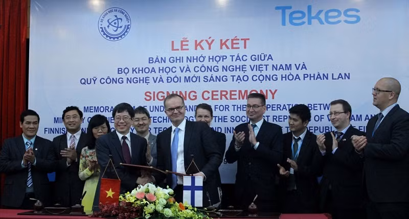 越南科学技术部与芬兰国家技术创新局签署合作备忘录 ảnh 1