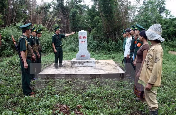 越老陆地边界勘界立碑联合委员会在河内举行会议 ảnh 1 越老陆地边界勘界立碑联合委员会在河内举行会议 ảnh 1