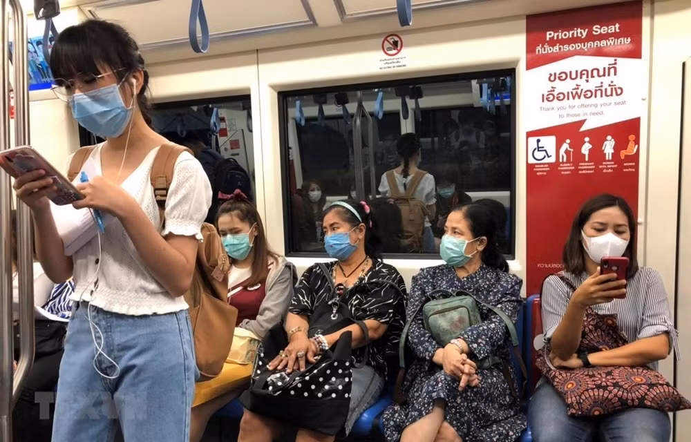 新冠肺炎疫情： 泰国政界预测上半年疫情将有所改善 ảnh 1