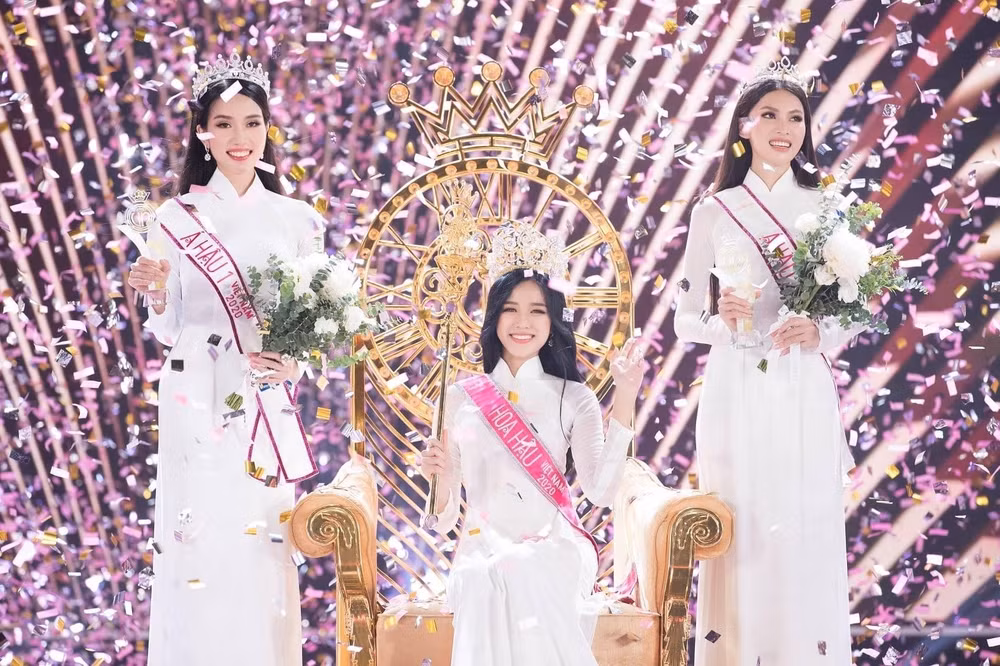 杜氏河成功夺得2020年越南小姐选美大赛的后冠 ảnh 1 杜氏河成功夺得2020年越南小姐选美大赛的后冠 ảnh 1