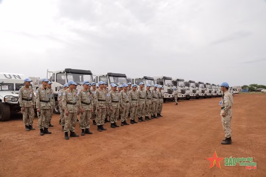 越南维和工兵队抵达阿卜耶伊就执行任务 ảnh 2
