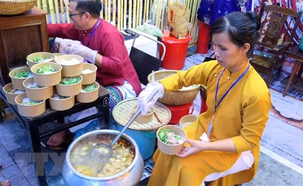 2022年顺化文化周：推广承天顺化省美食文化的价值 ảnh 1