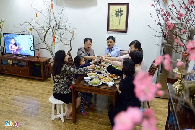 越南团年饭蕴藏的美好传统价值 ảnh 1