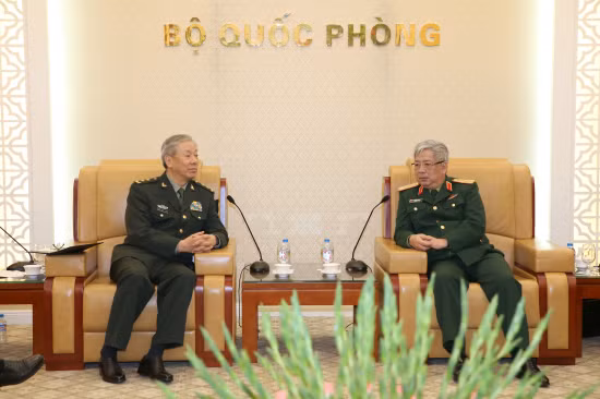 阮志咏上将会见中国人民解放军南部战区代表团 ảnh 1