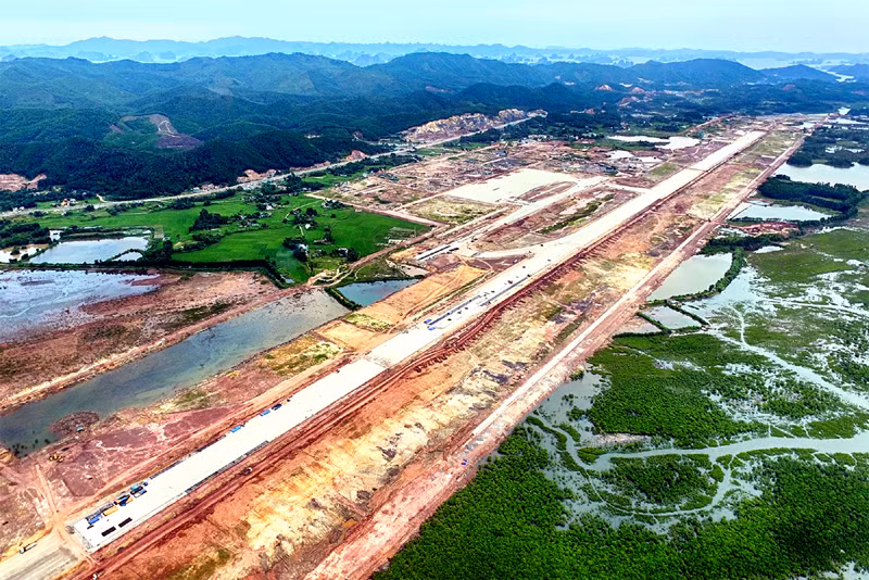 推进实施广宁省云屯国际航空港规划 ảnh 1 推进实施广宁省云屯国际航空港规划 ảnh 1