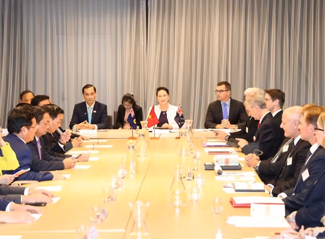 越南国会主席阮氏金银出席越南-澳大利亚企业对话会 ảnh 1