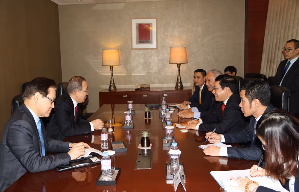 越南政府副总理兼外长范平明对韩国进行正式访问 ảnh 2