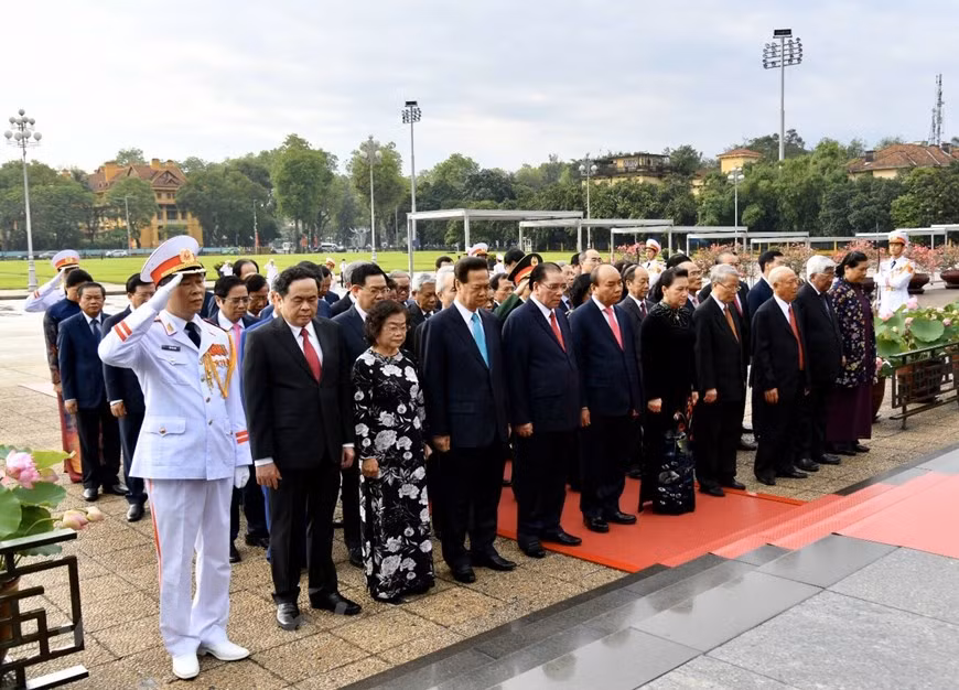 组图：胡志明主席诞辰130周年庆典在河内隆重举行 ảnh 3