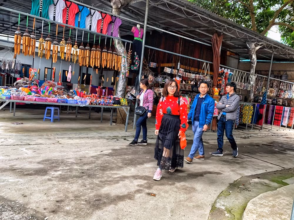 组图：和平省梅州县乐村游客到访量呈回升态势 ảnh 1