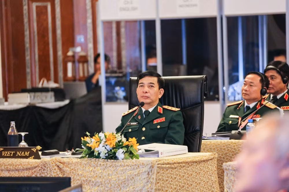 越南副防长潘文江率团出席第16届东盟国防总司令会议 ảnh 3 越南副防长潘文江率团出席第16届东盟国防总司令会议 ảnh 3