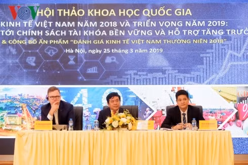 2018年度越南经济评估一书亮相 ảnh 1