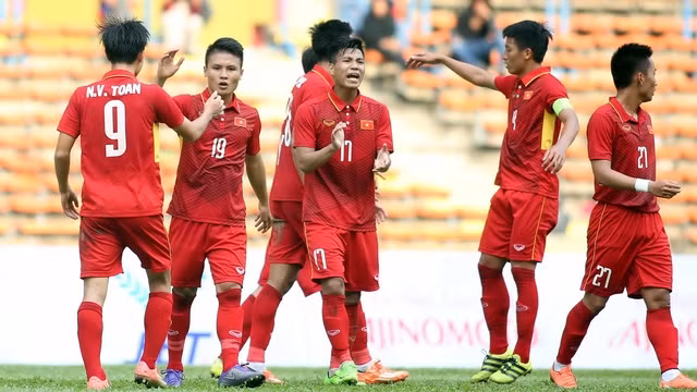 越南国足队将赴泰参加2019年泰王杯足球赛 ảnh 1