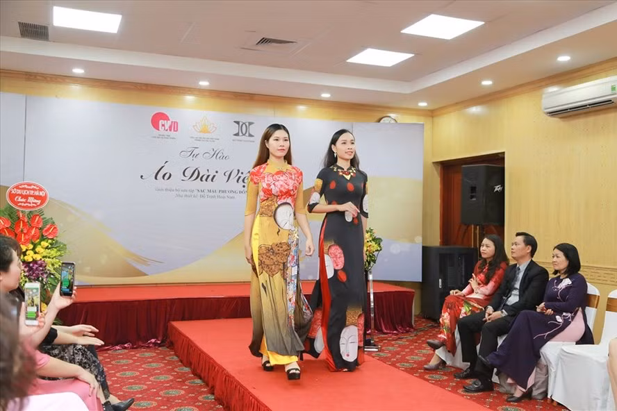 庆祝三八妇女节的“自豪越南奥戴”活动亮相 ảnh 1 庆祝三八妇女节的“自豪越南奥戴”活动亮相 ảnh 1