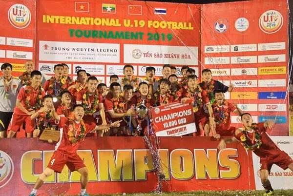 2019年越南国际U19足球赛：越南队1:0击败泰国队摘取桂冠 ảnh 1