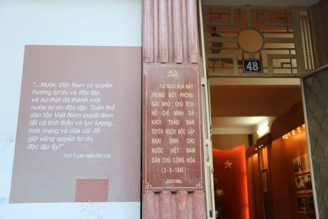 河内市行横街48号的住宅是1945年胡伯伯曾经居住的地方。胡志明主席在这里撰写了《独立宣言》，宣告越南民主共和国即今日越南社会主义共和国诞生。图自Vietnamplus