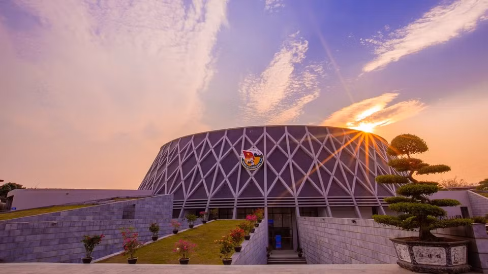 坐落于奠边府市芒青坊的奠边府历史大捷博物馆始建于1984年。图自Vietnam+